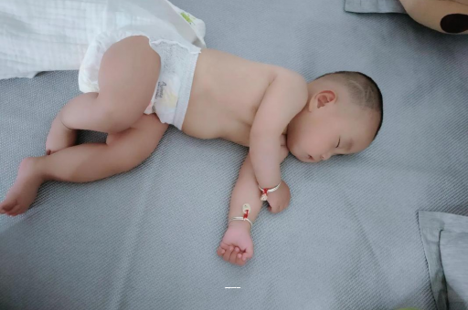 曲靖4个月宝宝特点 曲靖4个月宝宝特点